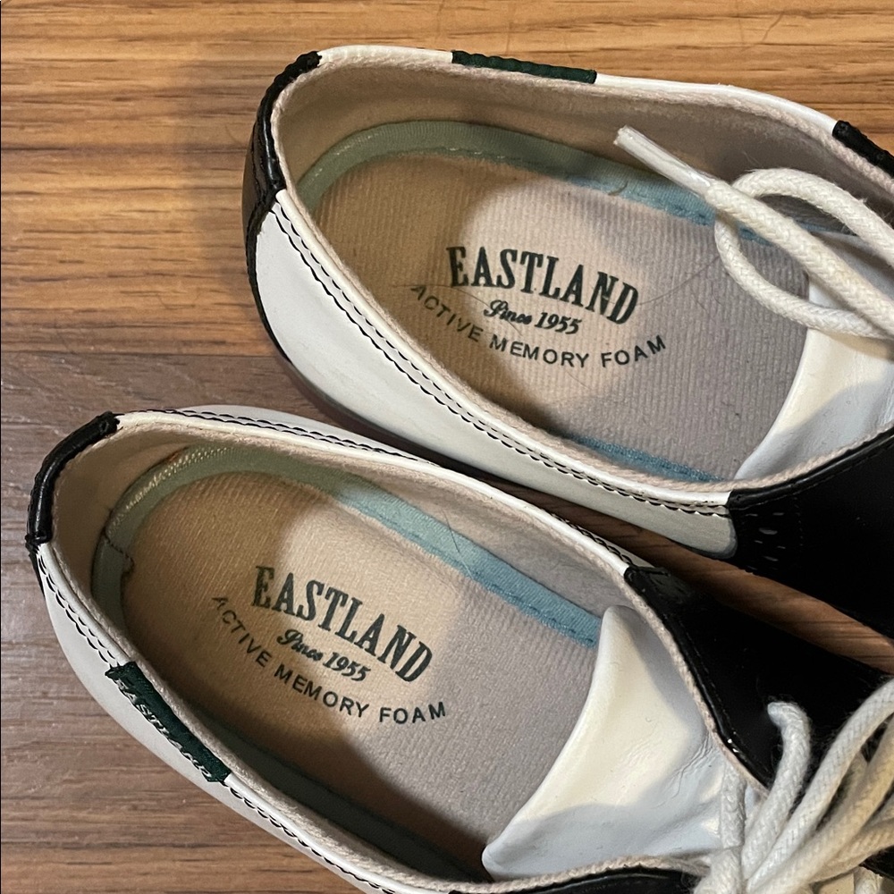 Eastland Sadie Saddle Shoes - Picture 3 of 9